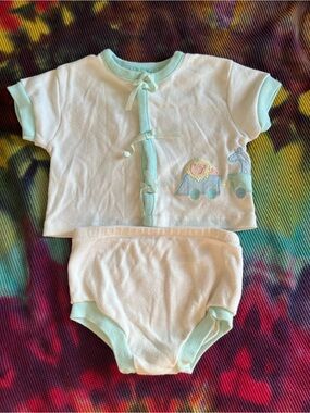 🦁VTG 80s/90s Pastel Animal Zoo Train Two-Piece Set Shirt & Diaper Cover 3-6mo